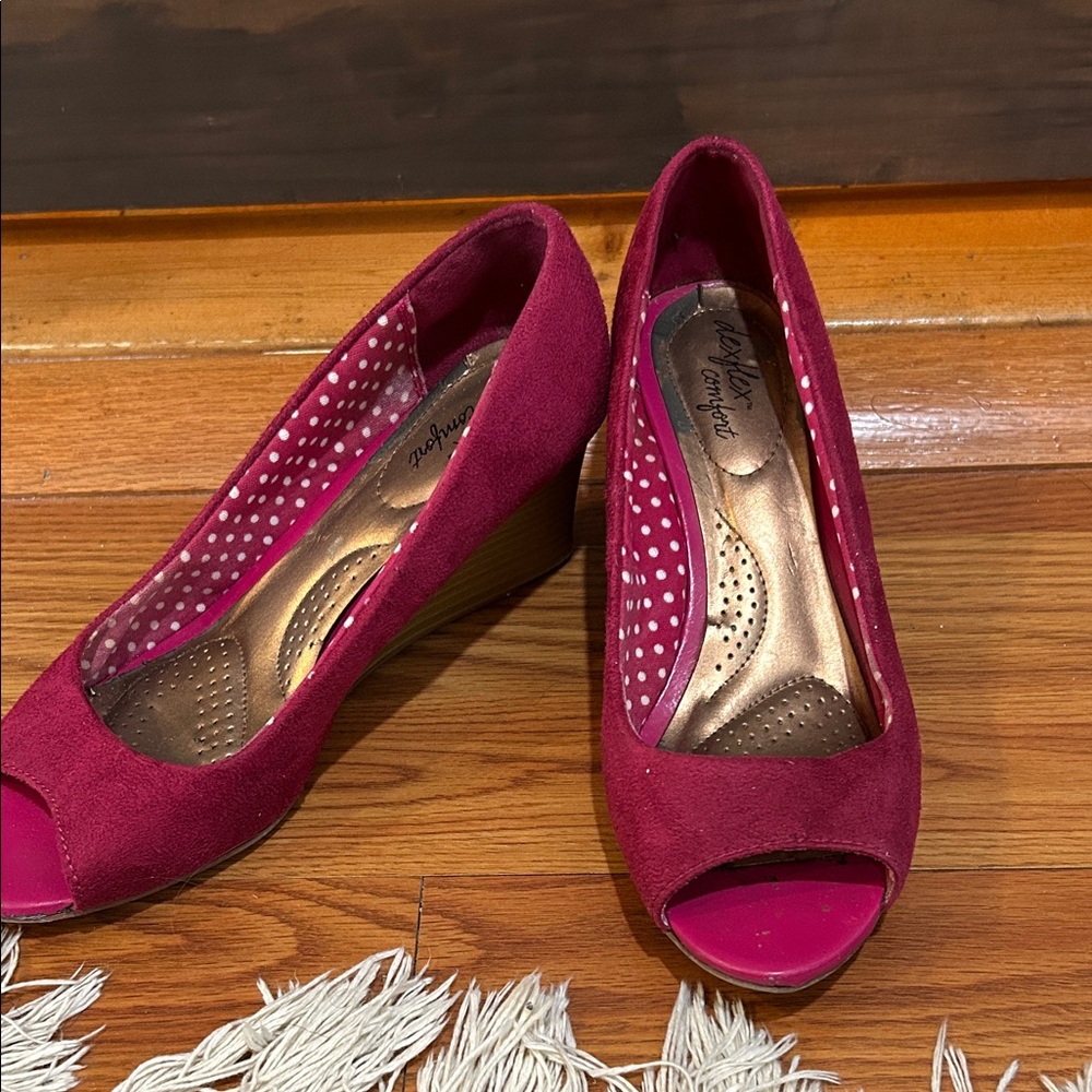 dexflex comfort Raspberry Peep-Toe Wedge Heels - Picture 2 of 8